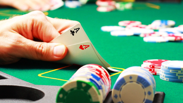 <strong>Cách chơi Poker cho người mới bắt đầu – Khái niệm cơ bản hữu ích</strong>